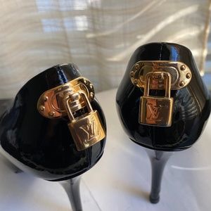 Louis Vuitton "oh really" black pat leather open toe pumps heels 37.5-7.5 Italy